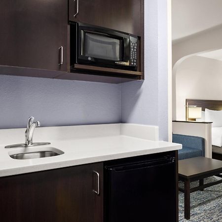 Garner Hotel Topeka West By Ihg Экстерьер фото