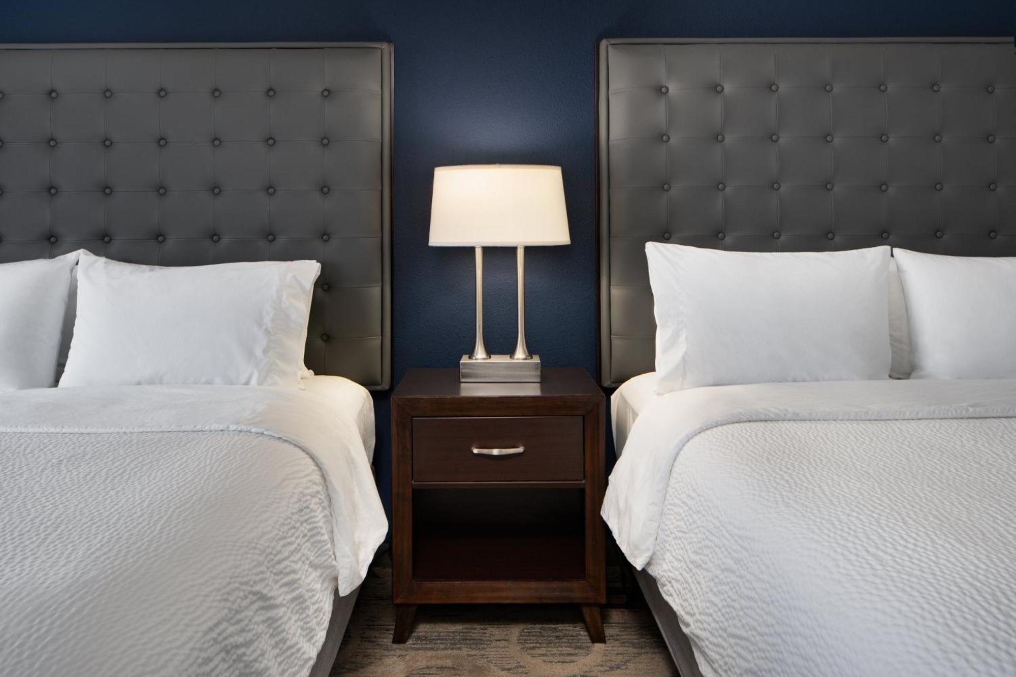 Garner Hotel Topeka West By Ihg Экстерьер фото