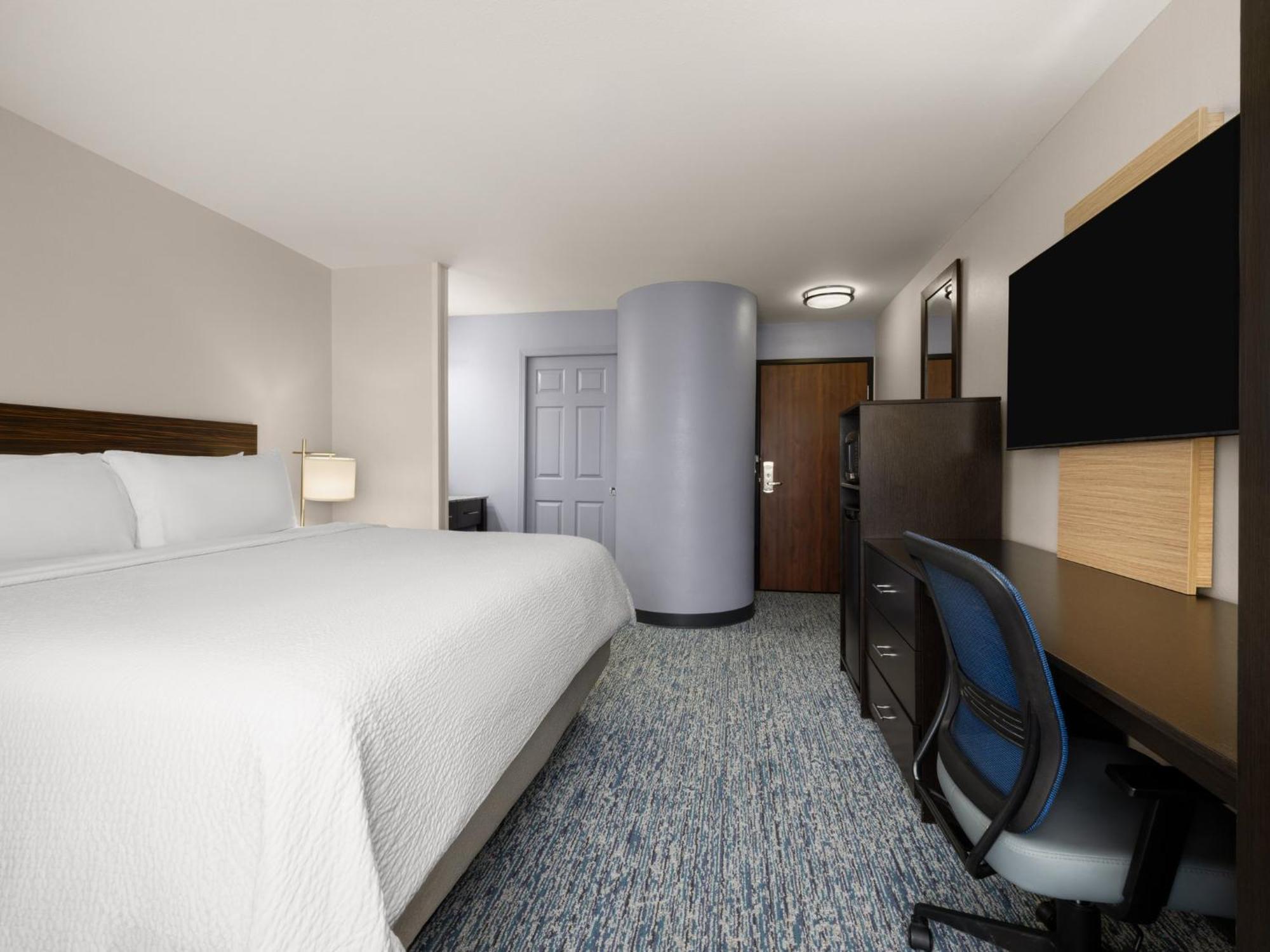 Garner Hotel Topeka West By Ihg Экстерьер фото
